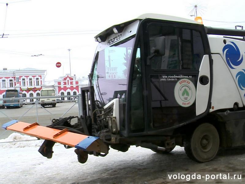 Дополнительная техника выведена на улицы Вологды для борьбы с гололедом