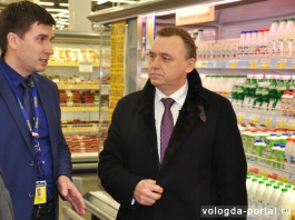 Глава города Евгений Шулепов и руководство гипермаркета «Лента» подписали официальное соглашение о вступлении федеральной сети в проект «Забота»