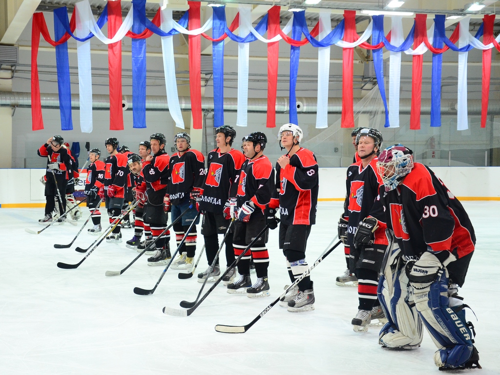 Отборочный этап Ночной хоккейной лиги в дивизионе «Любитель 40 +» стартовал в Вологде