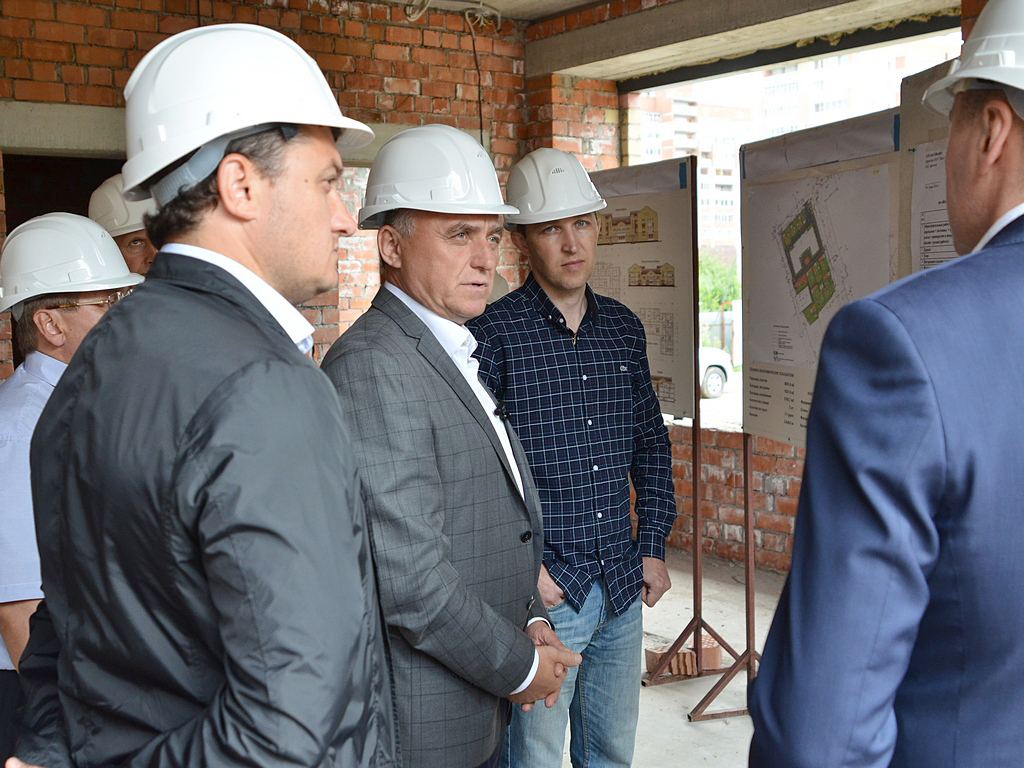 До 1 декабря должно быть закончено строительство нового детского сада на улице Доронинской