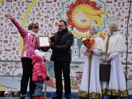 Глава города Евгений Шулепов вручил награды победителям конкурса «Снежная крепость» 