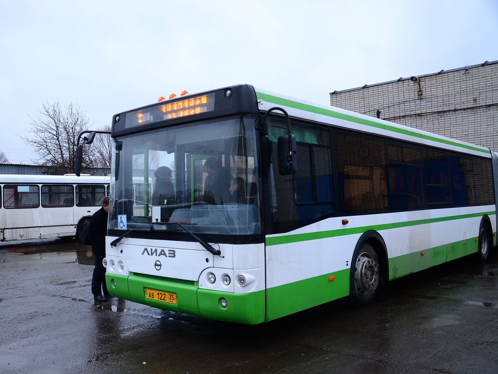 Водители проходят стажировку на новых автобусах марки «ЛиАЗ»