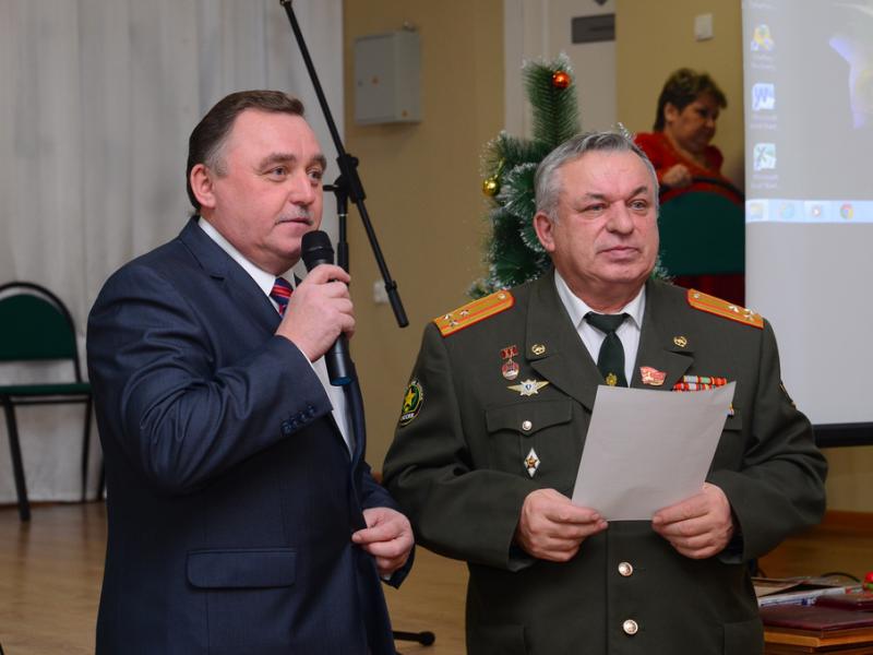 Глава города Евгений Шулепов поздравил ветеранов Севской дивизии с 71-летием со дня основания