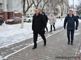 Глава Вологды Евгений Шулепов проверил работу городских коммунальных служб по уборке снега