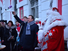 Дед Мороз привез в Вологду праздничное настроение