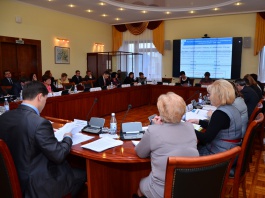 Депутаты Законодательного Собрания области рассматривают бюджет Вологодской области на 2014 год на заседании профильных комитетов
