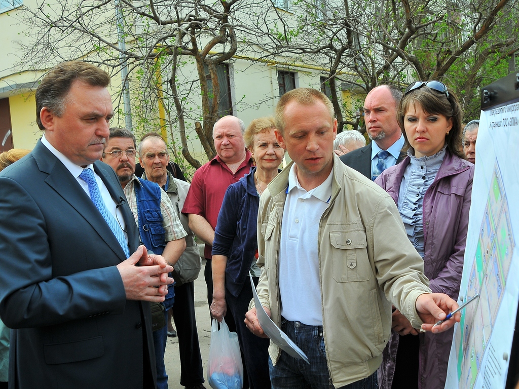 Активисты ТОСа «Элма» представили Главе города Евгению Шулепову комплексный план развития своего микрорайона